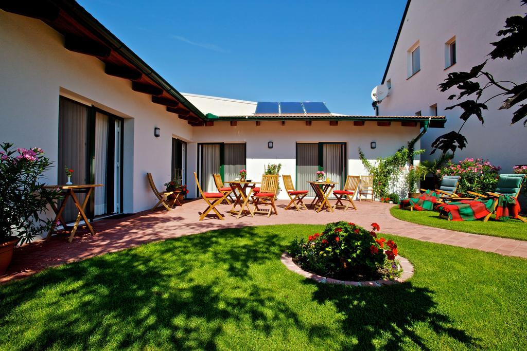 Gastehaus Samira Hotel Пурбах ам Нойзидлерзее Екстериор снимка