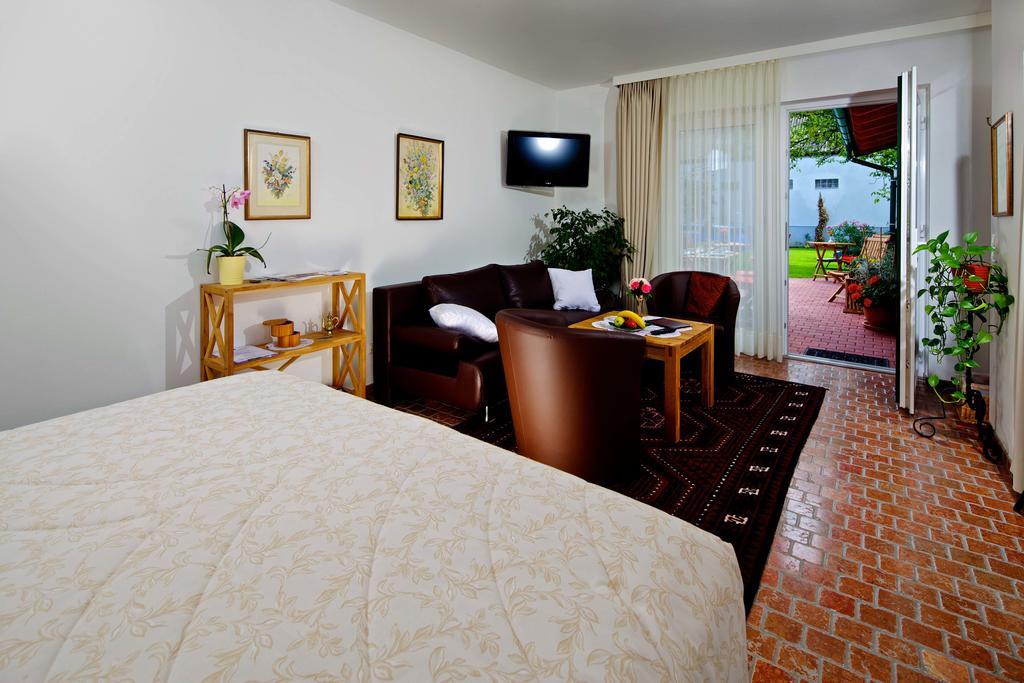 Gastehaus Samira Hotel Пурбах ам Нойзидлерзее Стая снимка